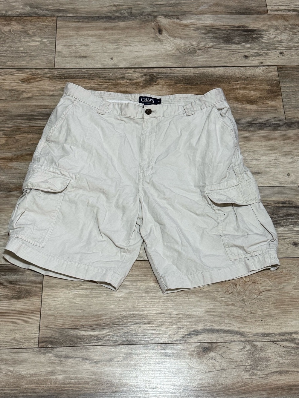 Chaps Men's Cream Cargo Shorts with Side Pockets